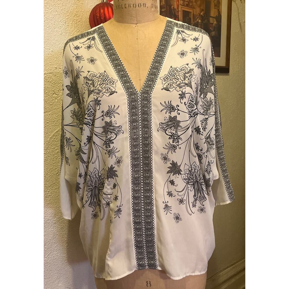 Rose + Olive Floral V-Neck Batwing Sleeve Pullover Blouse Top Size L